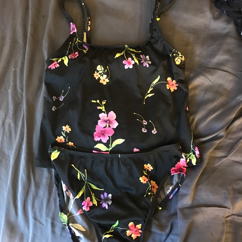 Lands End black floral tankini size 8