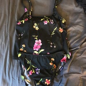 Lands End black floral tankini size 8
