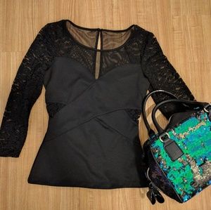 Guess black small top