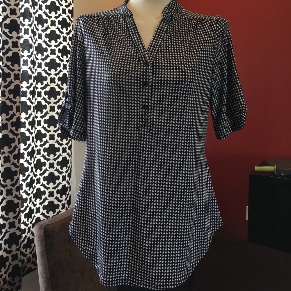 Black and White Top - Size Large