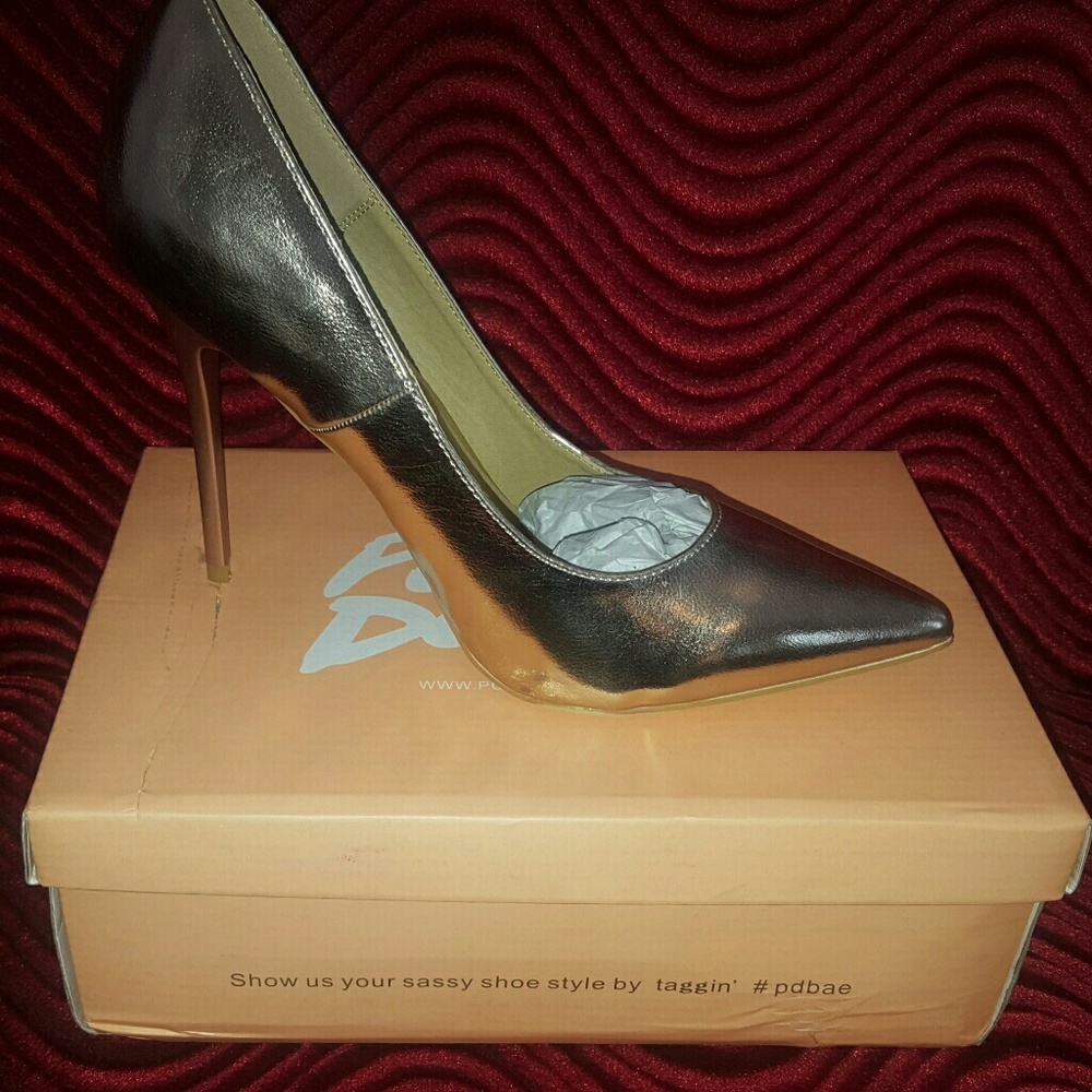 Rose gold pumps.