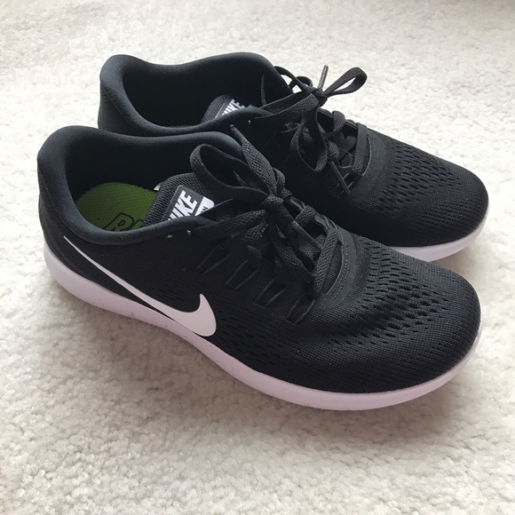 Nike Shoes - Nike running shoes