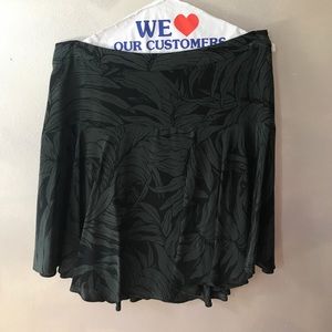 Silk Club Monaco Palm Pattern high-low skirt