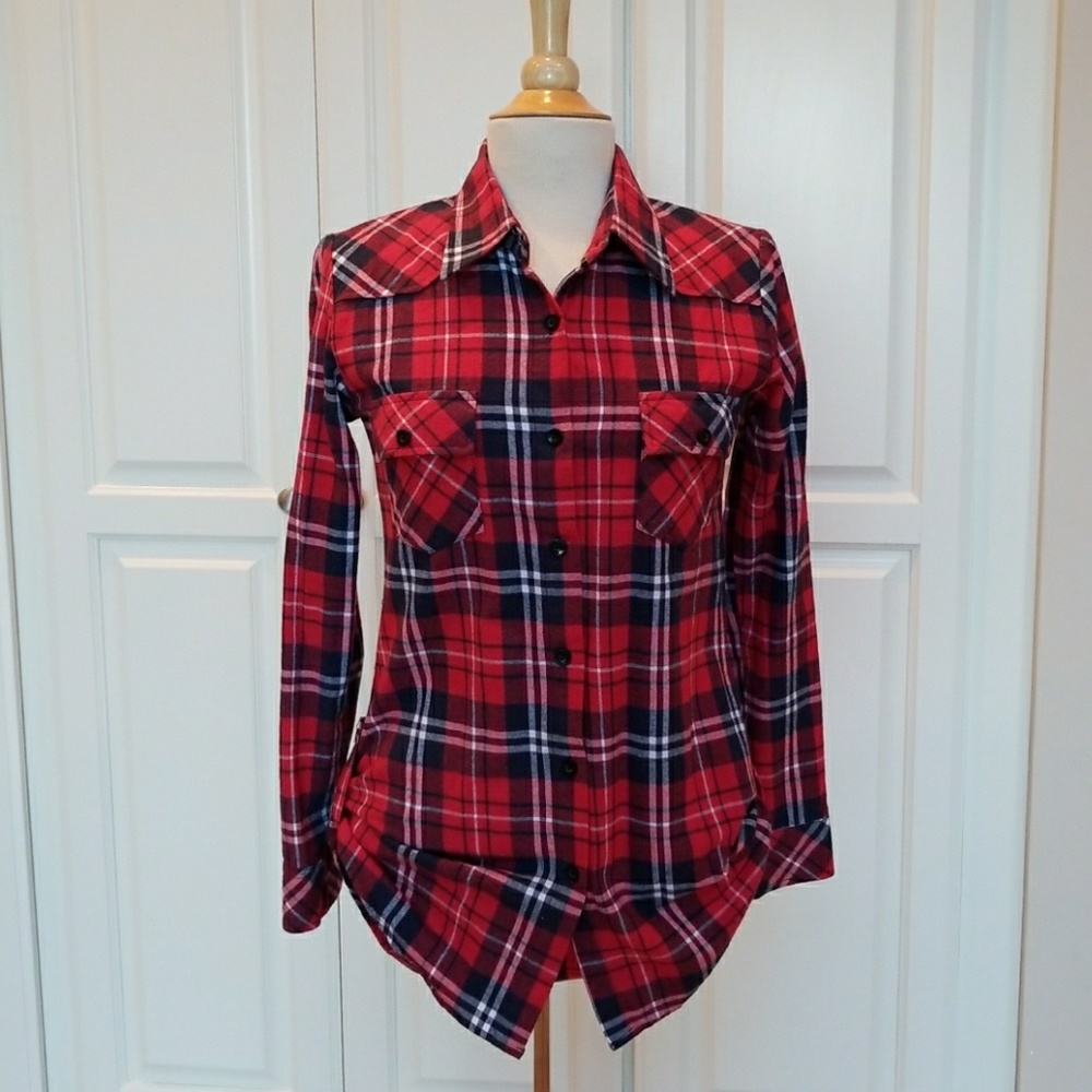 Long sleeve flannel shirt with side ruching, small
