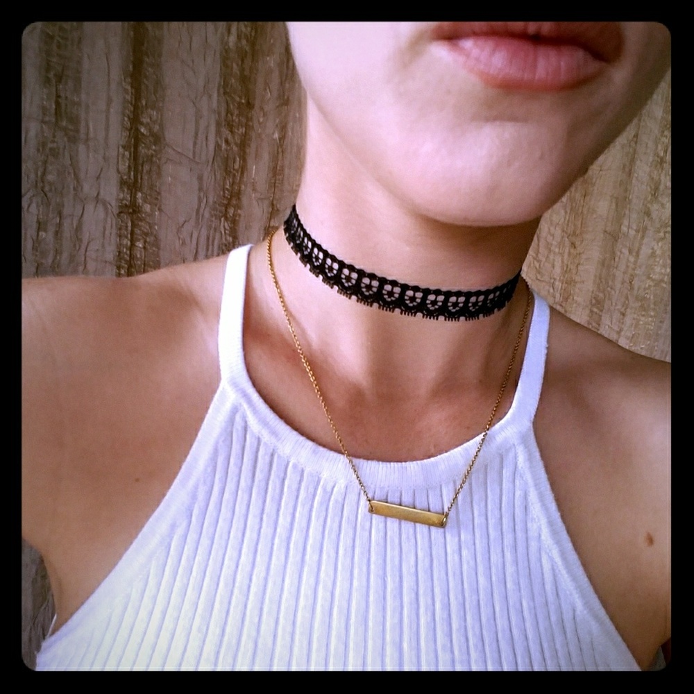 Lace choker