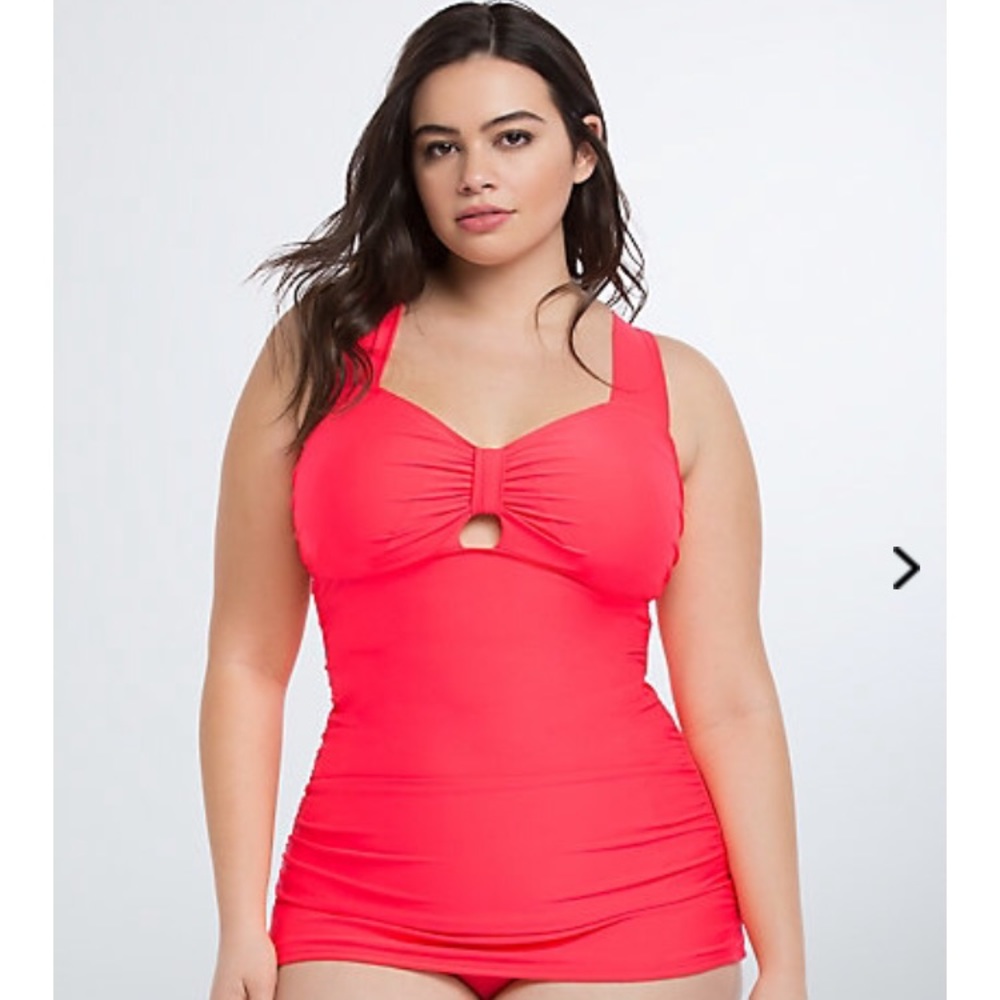 Torrid NWT swim top, form fitting!