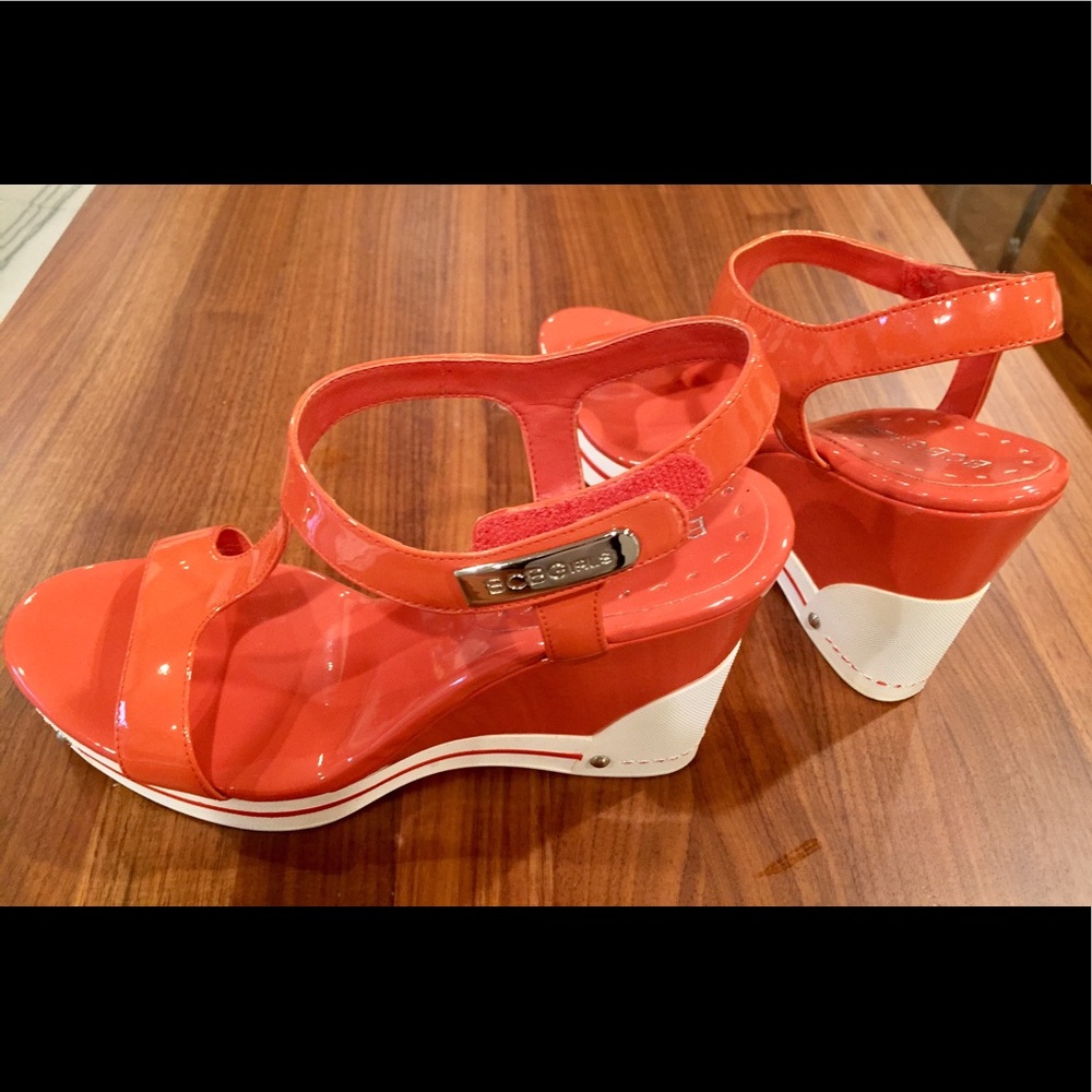BCBG coral patent leather, wedge sandal, size 6.5