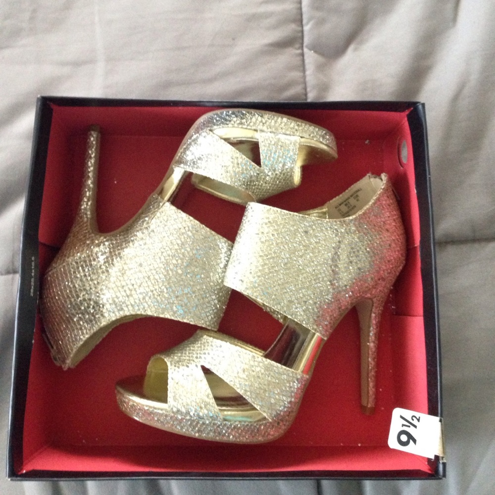 Brand new!! Sofia Vergara Heels
