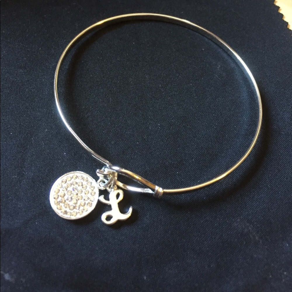 Bracelet silver tone
