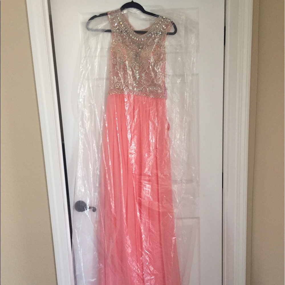 Dress - Picture 2 of 5