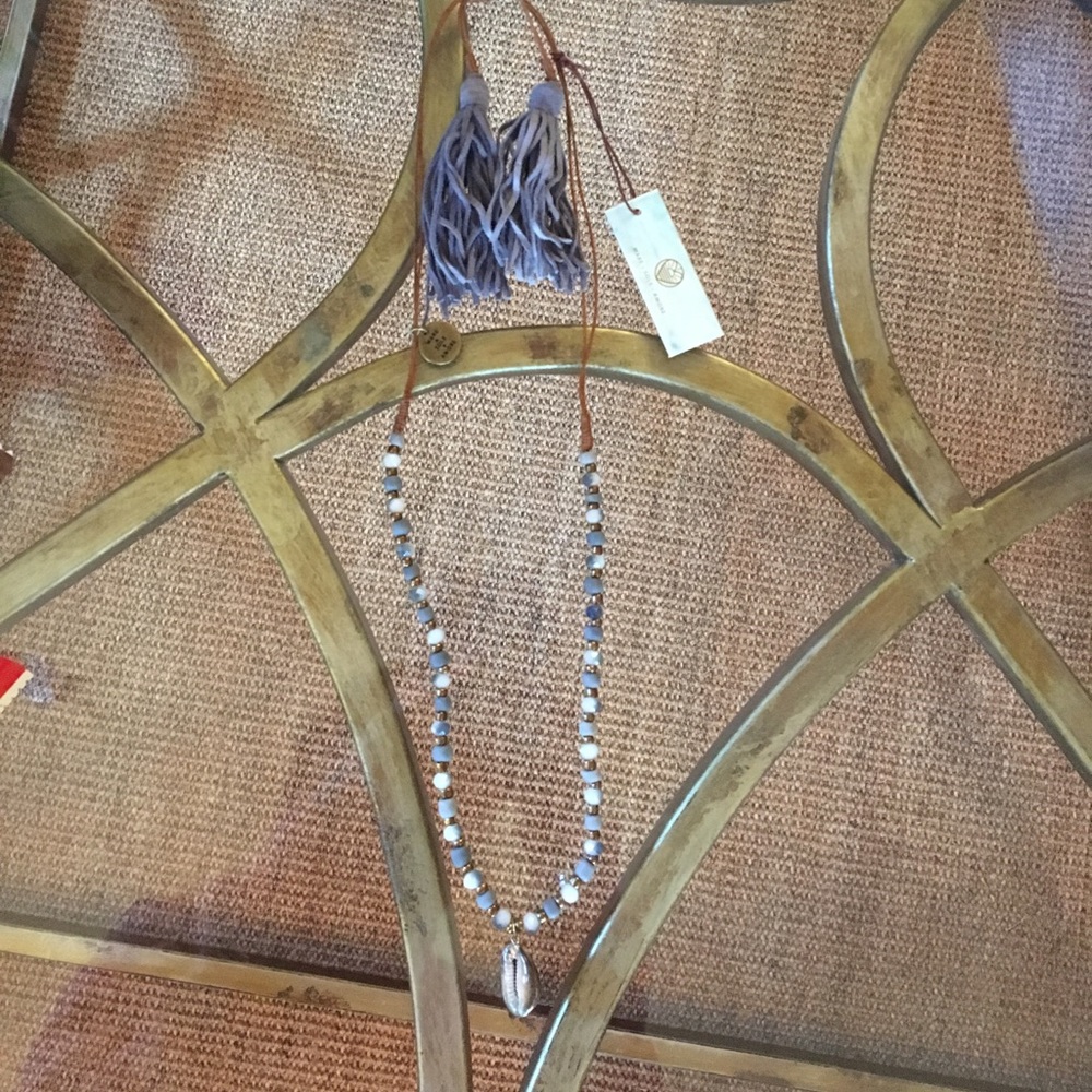 New with tags necklace