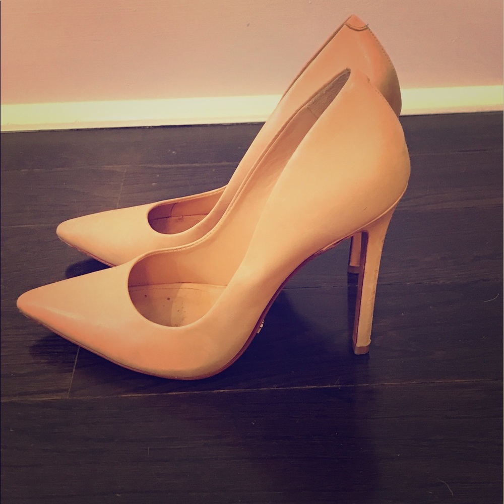 Schultz classic beige leather pointed toe pumps