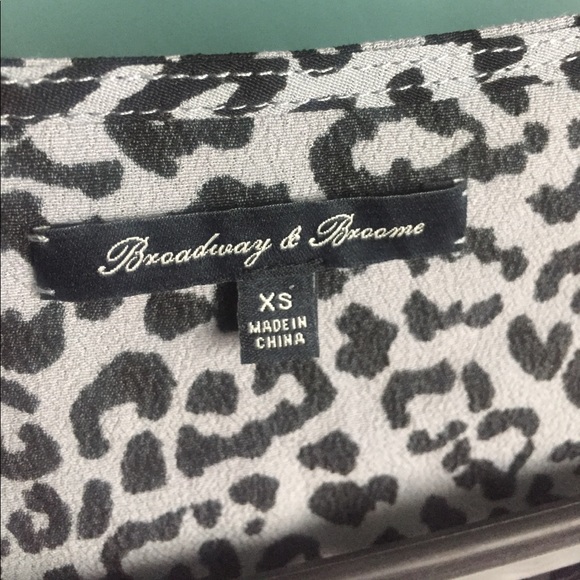 📦 🚚 EVERYTHING MUST GO! Broadway & Broome Dress | Size XS - Picture 3 of 3