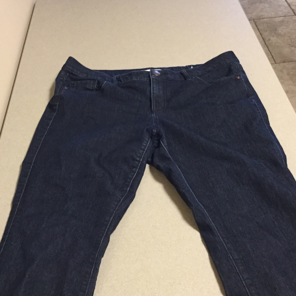 Ann Taylor Loft Kick Crop Jeans