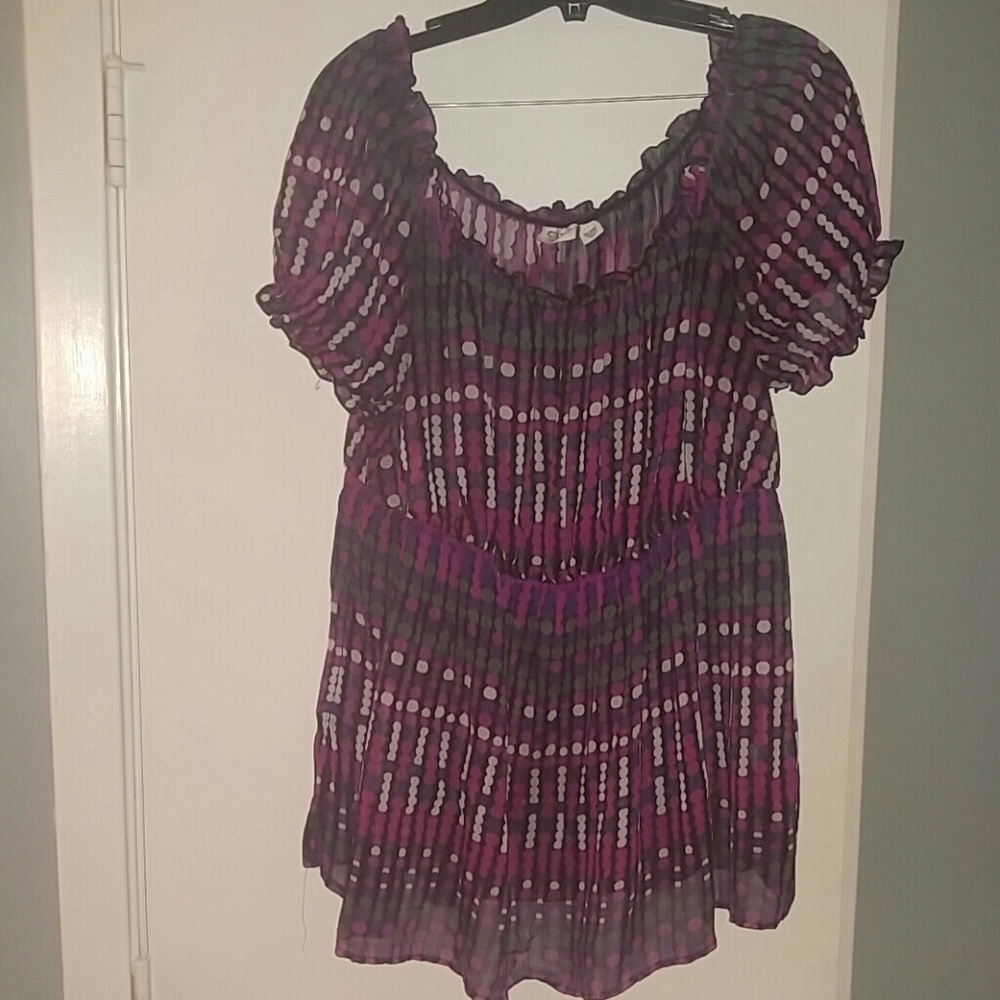 Short sleeve polka dot blouse