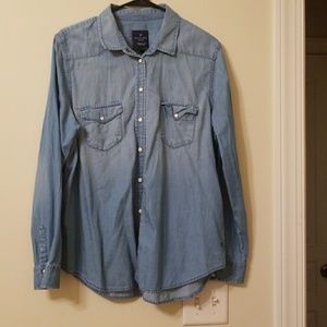 Lightweight denim shirt