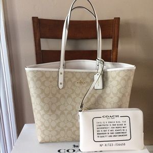 Coach Reversible Tote with Pouch New