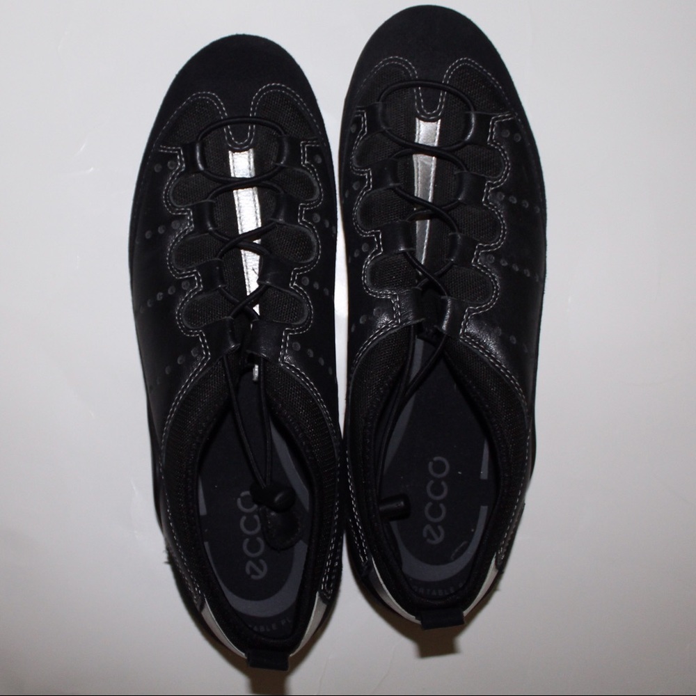 elastic sneakers size 9-10