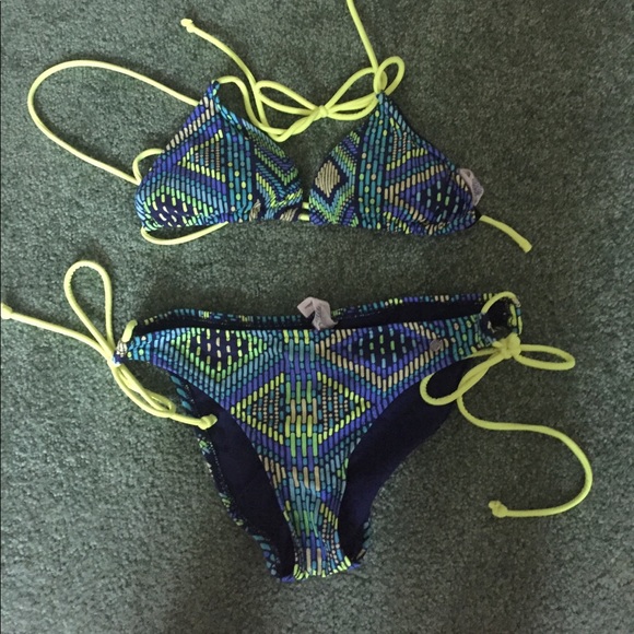 Bikini set - Picture 1 of 1