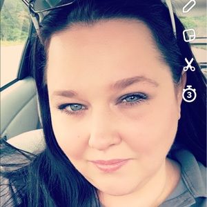 Meet your Posher, Dena