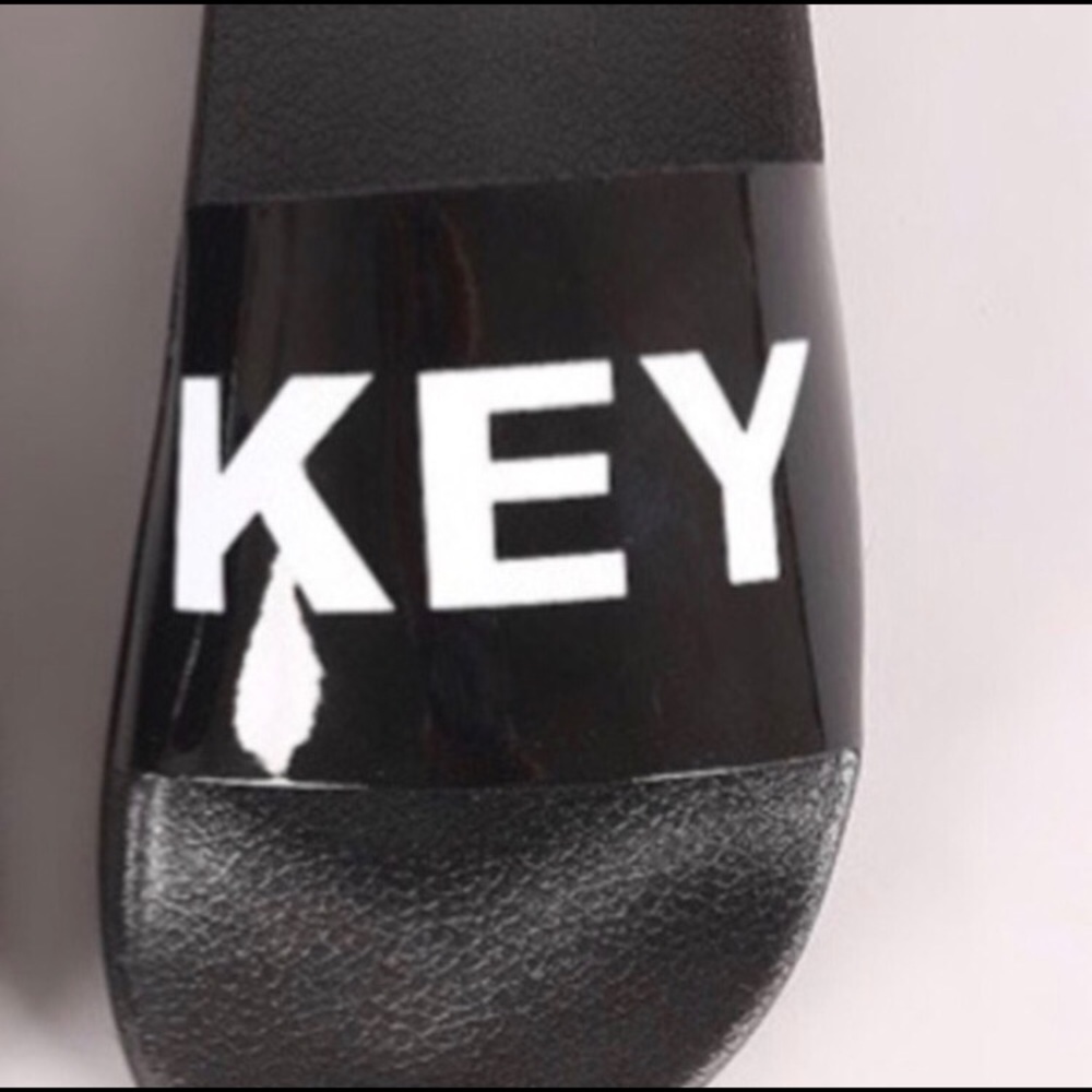 ❗️LAST ONE❗️Black "LOW KEY" Slides - Picture 3 of 3