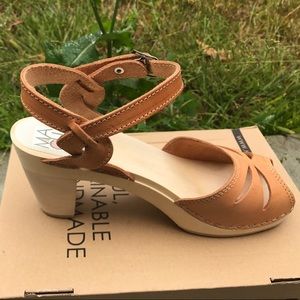 Maguba clogs with cute peep toe, made in Sweden.