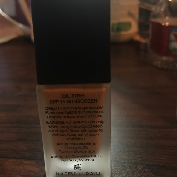 e.l.f  Flawless finish foundation - Picture 2 of 2