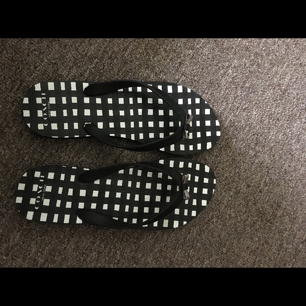 New coach flip flops sandals