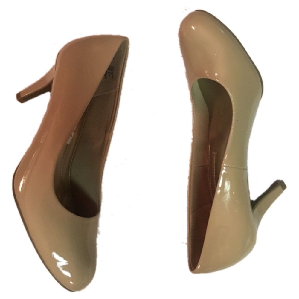 Nude heels EUC
