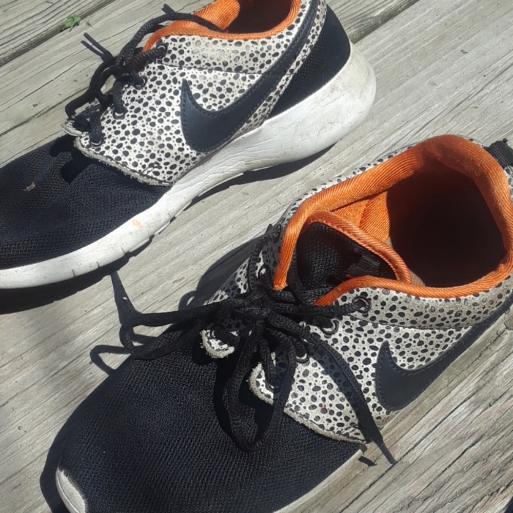 Nike roshe shoes