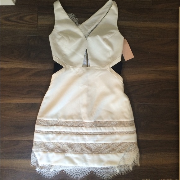 Three Floor Dresses & Skirts - Three Floor NWT White Isle lace dress XXS/US 2