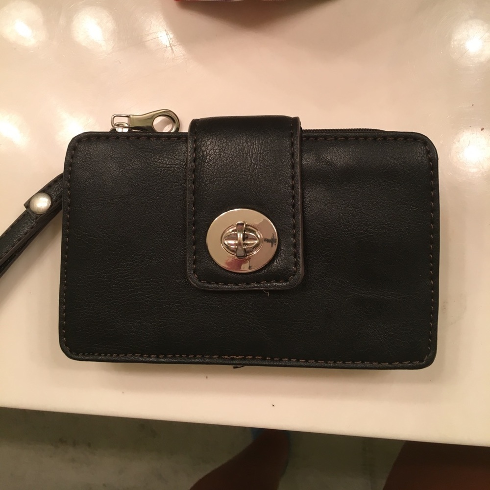 black wallet