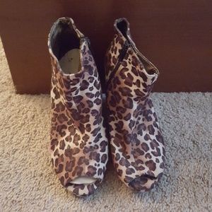 Groove Cheetah Print Wedges