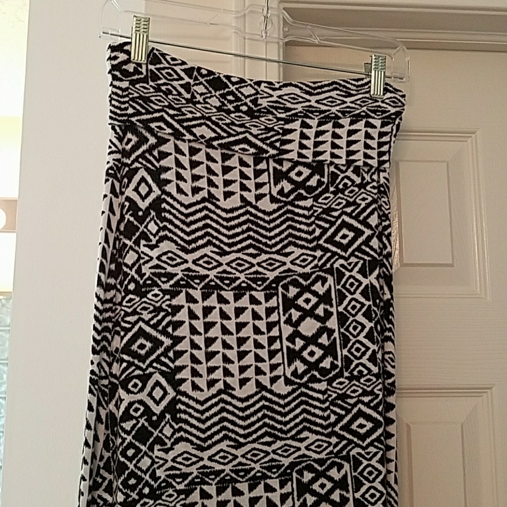 Black and white tribal print maxi skirt