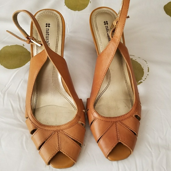 NATURALIZER heels - Picture 1 of 6