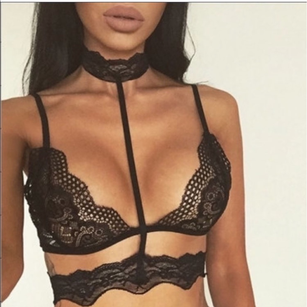 Bralette and choker lace set 🖤