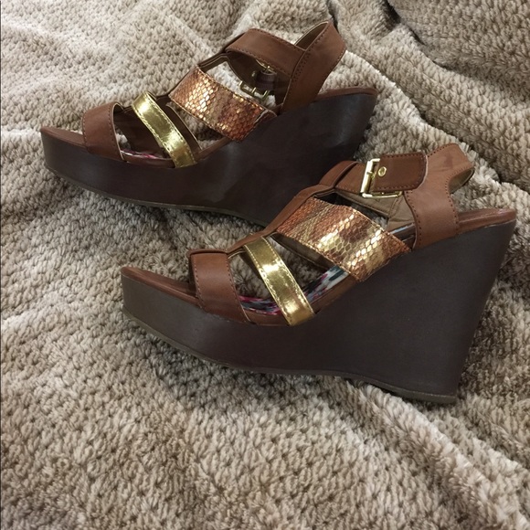 Madden Girl wedges - Picture 2 of 5