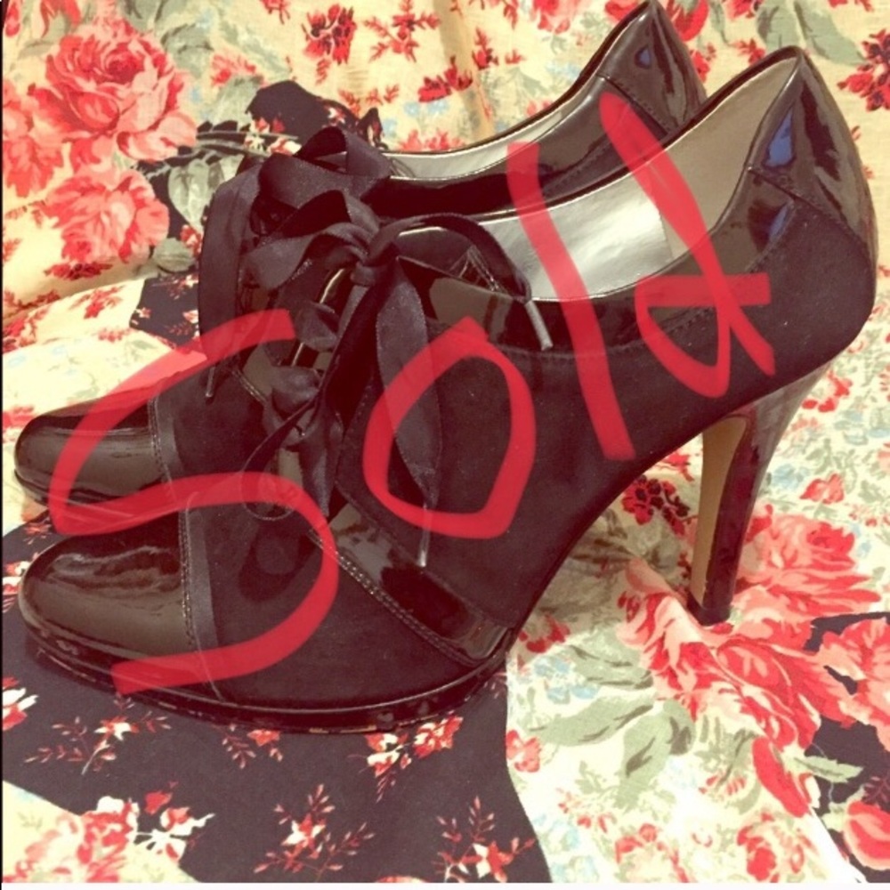 Tahari heels