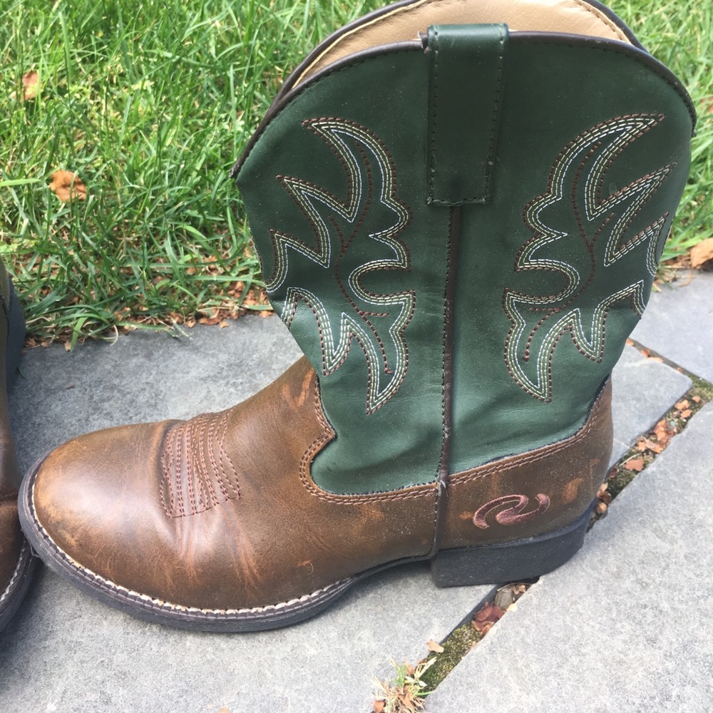 Boys cowboy boots size US2