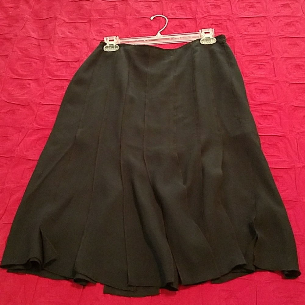 Jones New York Skirt with strips at bottom