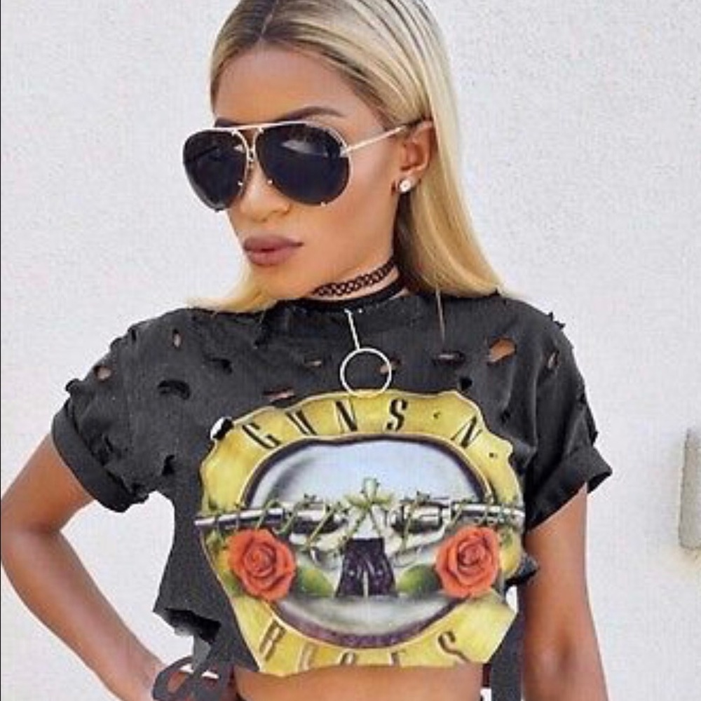 Distressed gray Guns N Roses 🌹 crop top