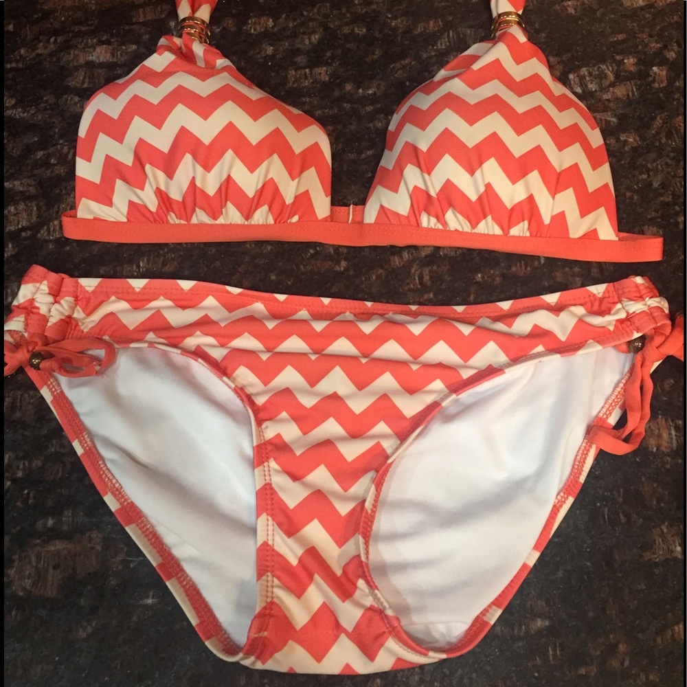 Chevron Gianni Bini bikini