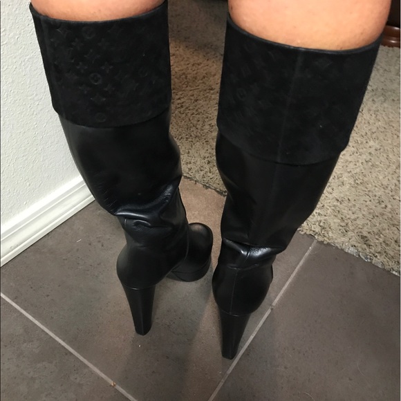 Authentic Louis Vuitton boots - Picture 7 of 8