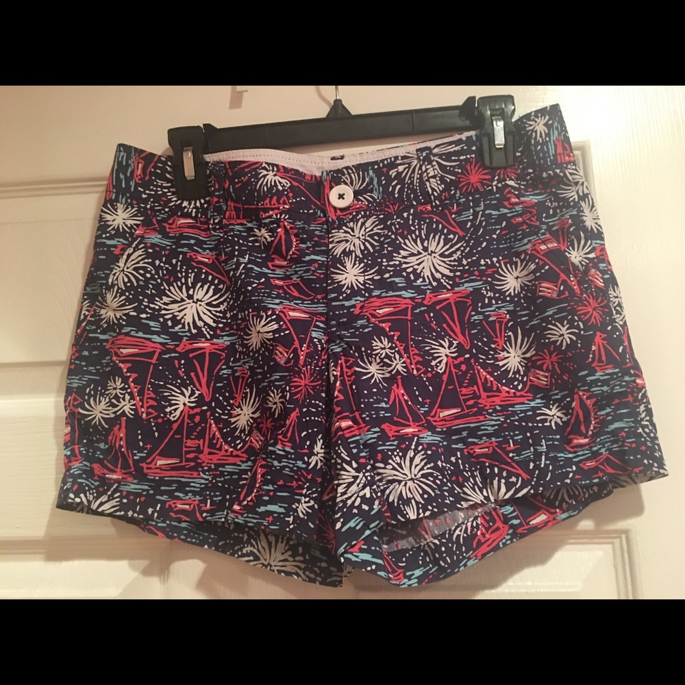 Lilly pulitzer sparks fly shorts! Size 2