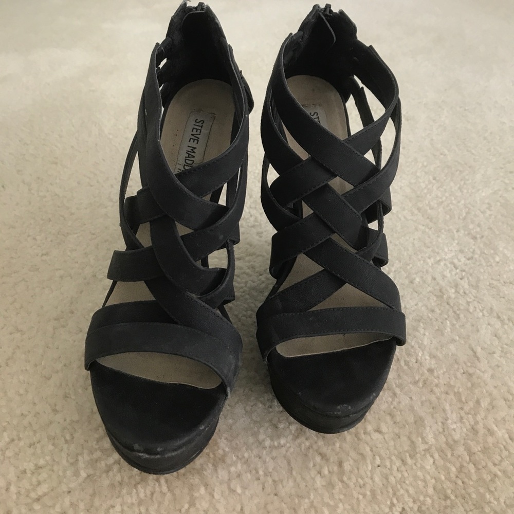 Steve Madden Black Wedged Sandal