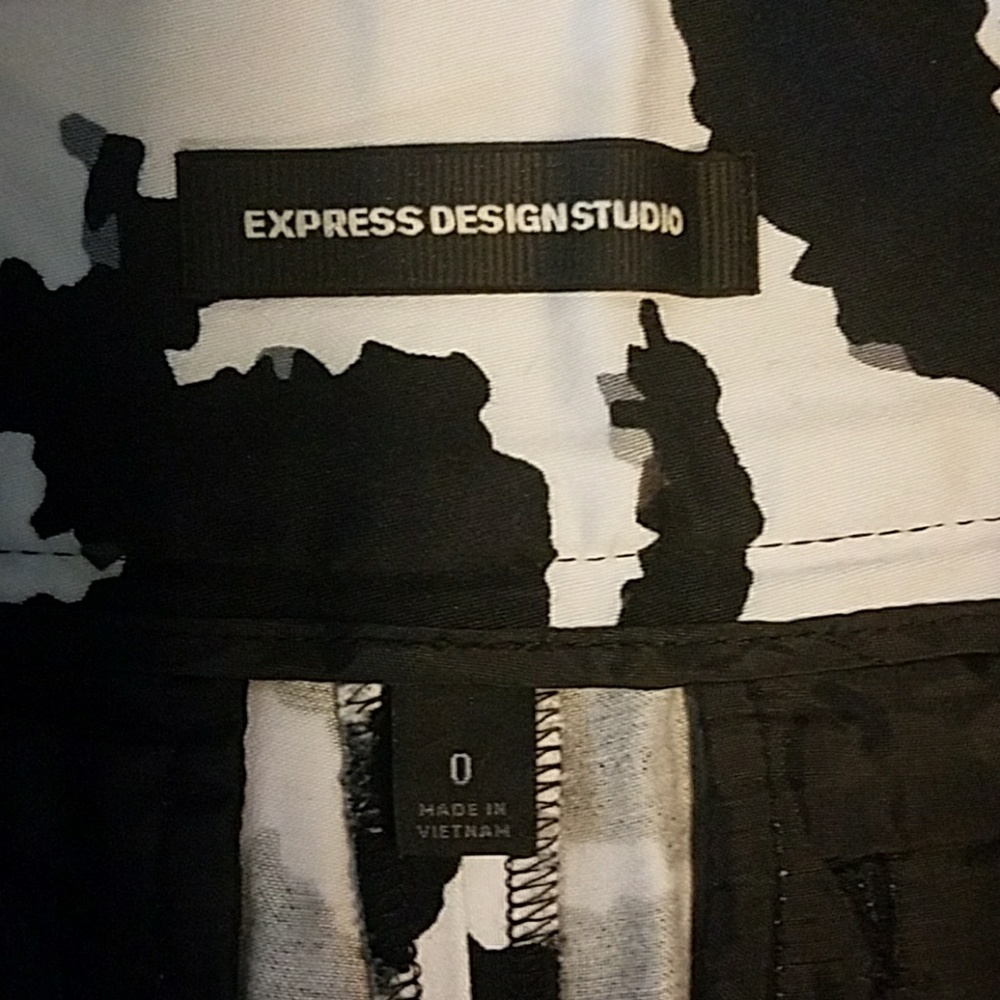 Express cuffed shorts - Picture 2 of 3