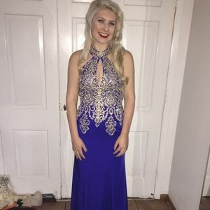 Meet your Posher, Allyssa