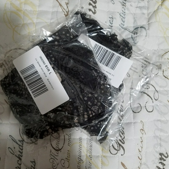 NWT!! Laced up bralette from VS - Picture 3 of 5