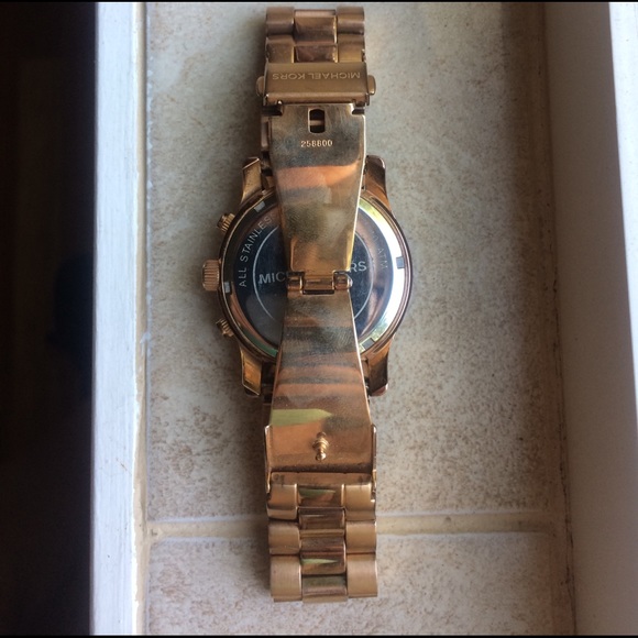 Michael Kors watch - Picture 3 of 5