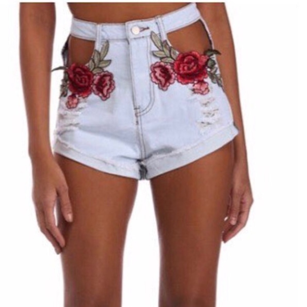 Rose embroidered white high waist denim shorts 🌹 - Picture 2 of 2